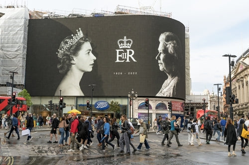 We are honouring the longest-reigning Monarch in British History with two 2022 ELIZABETH II MEMORIAL coins-The Scoin Shop